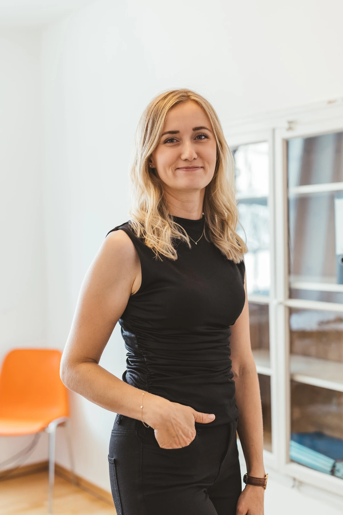 Porträt von Alma Durakovic in der Anwaltskanzlei von Serkan Akman in Feldkirch